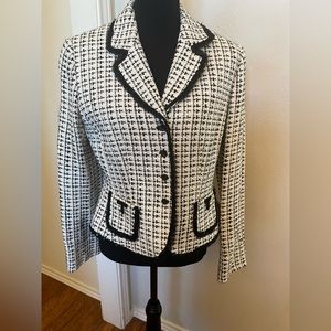 Tahari beautiful jacket 8